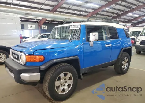2007 Toyota Fj Cruiser z USA, uszkodzony, nr VIN JTEBU11F270018320